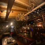 Apartment Schlafen Ueber Der Whiskybar