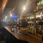 Schlafen Ueber Der Whiskybar Apartment *