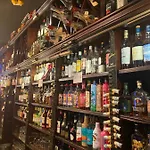 Schlafen Ueber Der Whiskybar Ruedesheim am Rhein
