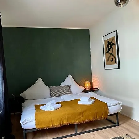 Schlafen Ueber Der Whiskybar Apartment *