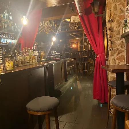 Schlafen Ueber Der Whiskybar דירה