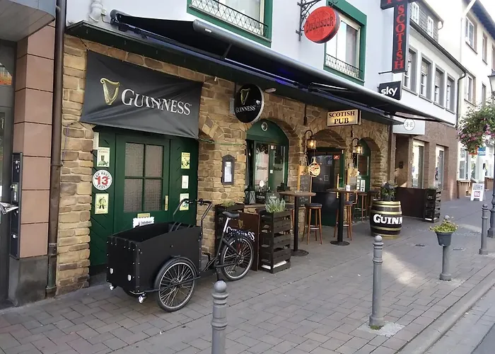 Appartement Schlafen Ueber Der Whiskybar