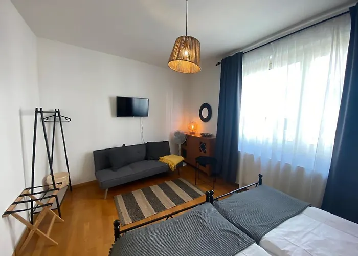 Schlafen Ueber Der Whiskybar Appartement *