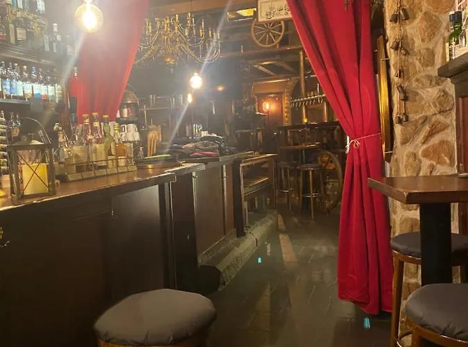 Schlafen Ueber Der Whiskybar Appartement