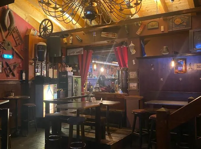 Schlafen Ueber Der Whiskybar Rüdesheim am Rhein