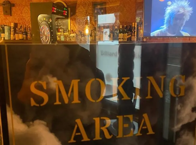 Schlafen Ueber Der Whiskybar *