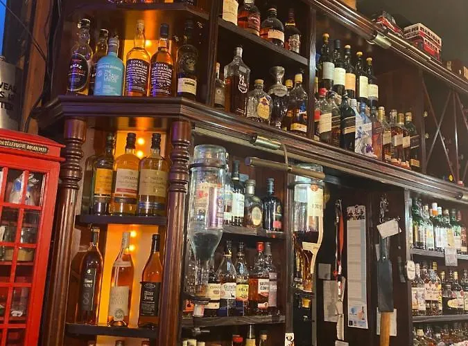 Schlafen Ueber Der Whiskybar Appartement *